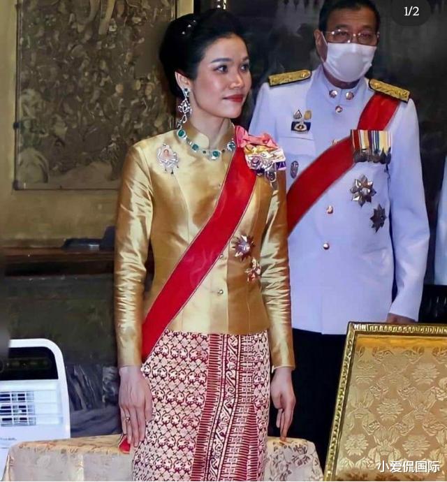 |诗妮娜晒照巴育做背景，双嫔妃护卫贵妃扮可爱，隔空叫板素缇达