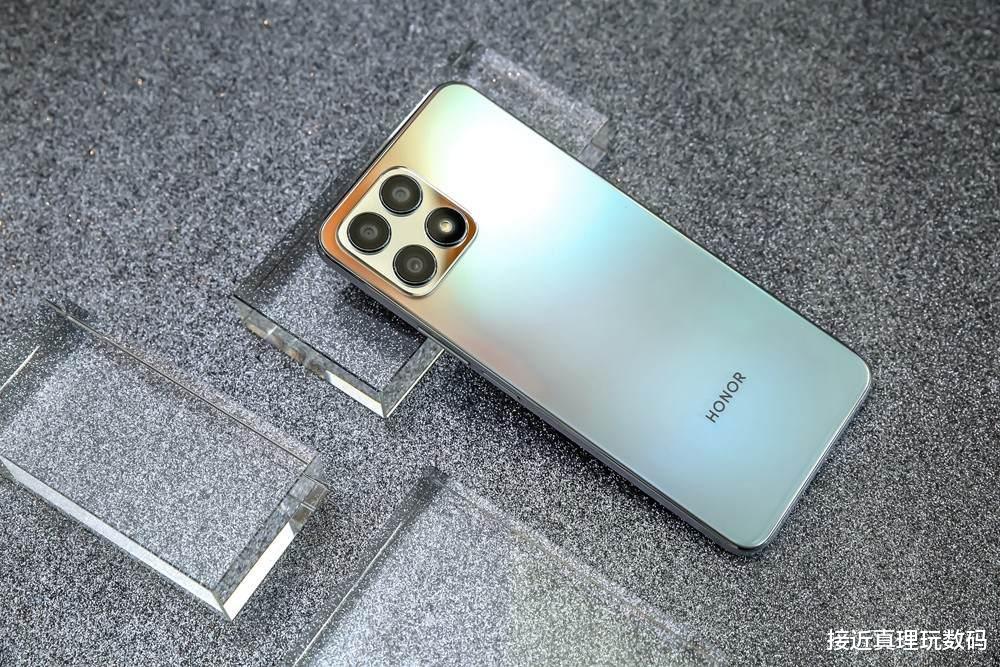 iqoo|别瞧不上千元机，贵的也未必实用，这4款足够使用了