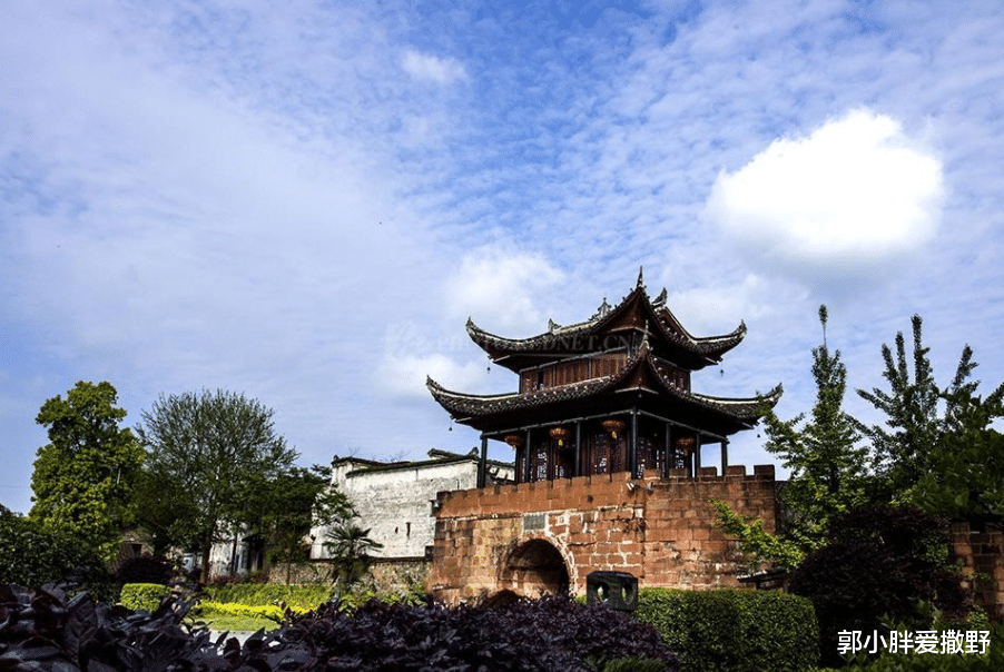凤凰古城 湖南一座古城,比凤凰古城还早900年,门票仅60元却少有人知