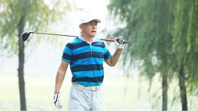 王志飞|“风流大叔”王志飞，和他背后的三个女人，哪个女人伤他最深？