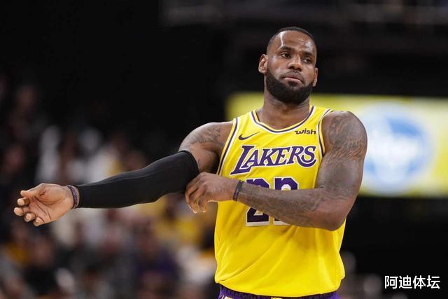 勒布朗·詹姆斯|皮爾斯：詹姆斯在拖累湖人，他不想打可以讓他坐冷板凳