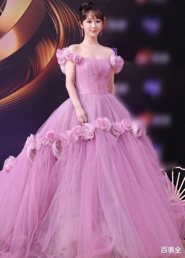 陶慧敏|微博之夜网红集体翻车：李子柒脸肿嘴歪，李佳琦驼背，丁真太矮了