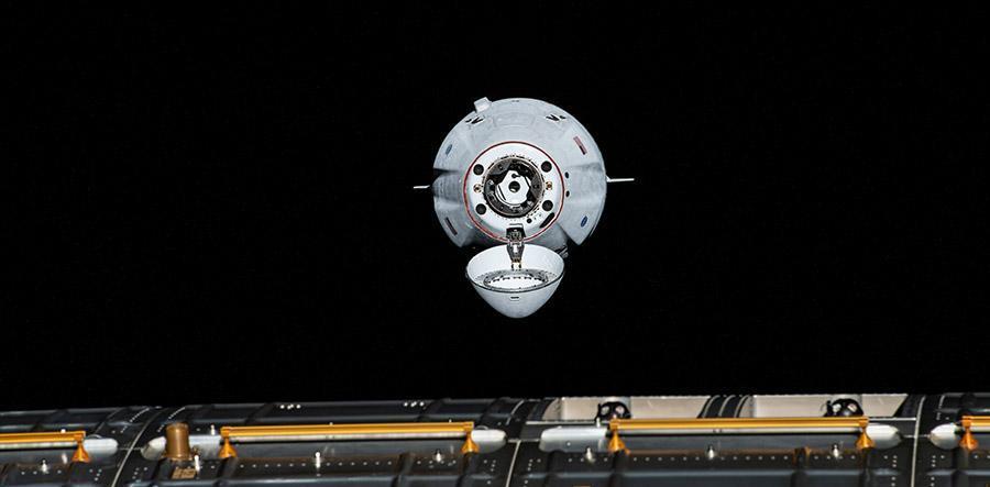 货运 SpaceX“货运龙”号太空船离开空间站，将重要试验结果带回地球