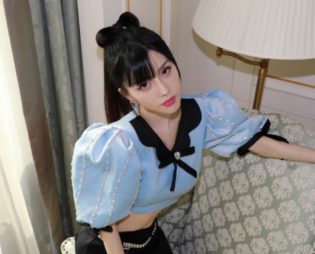 王力宏|王力宏出轨，奚梦瑶登上热搜，这回可把她坑惨了