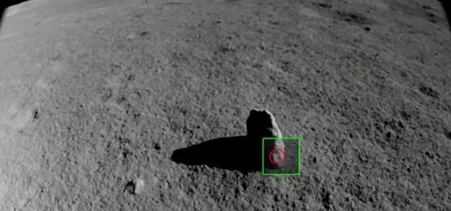  中国在月球拍摄到“石碑”照片，科学家看了之后给出了合理解释