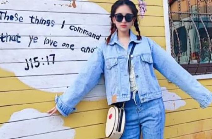 郎才女貌|孙卓离开阳谷后，物理老师王妈妈又火了，晒师母视频简直郎才女貌