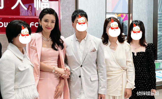 李冰冰|李冰冰活动生图被赞像30多，年近半百状态绝佳，戴珠宝钻戒显贵气