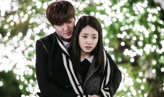 朴信惠|韩星朴信惠结婚后首次露面，怀孕期间，美貌依旧