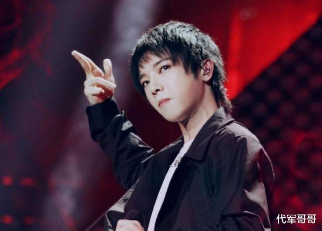 华晨宇|华晨宇不断曝出丑闻，“单纯”人设崩塌，为何却一直不糊？