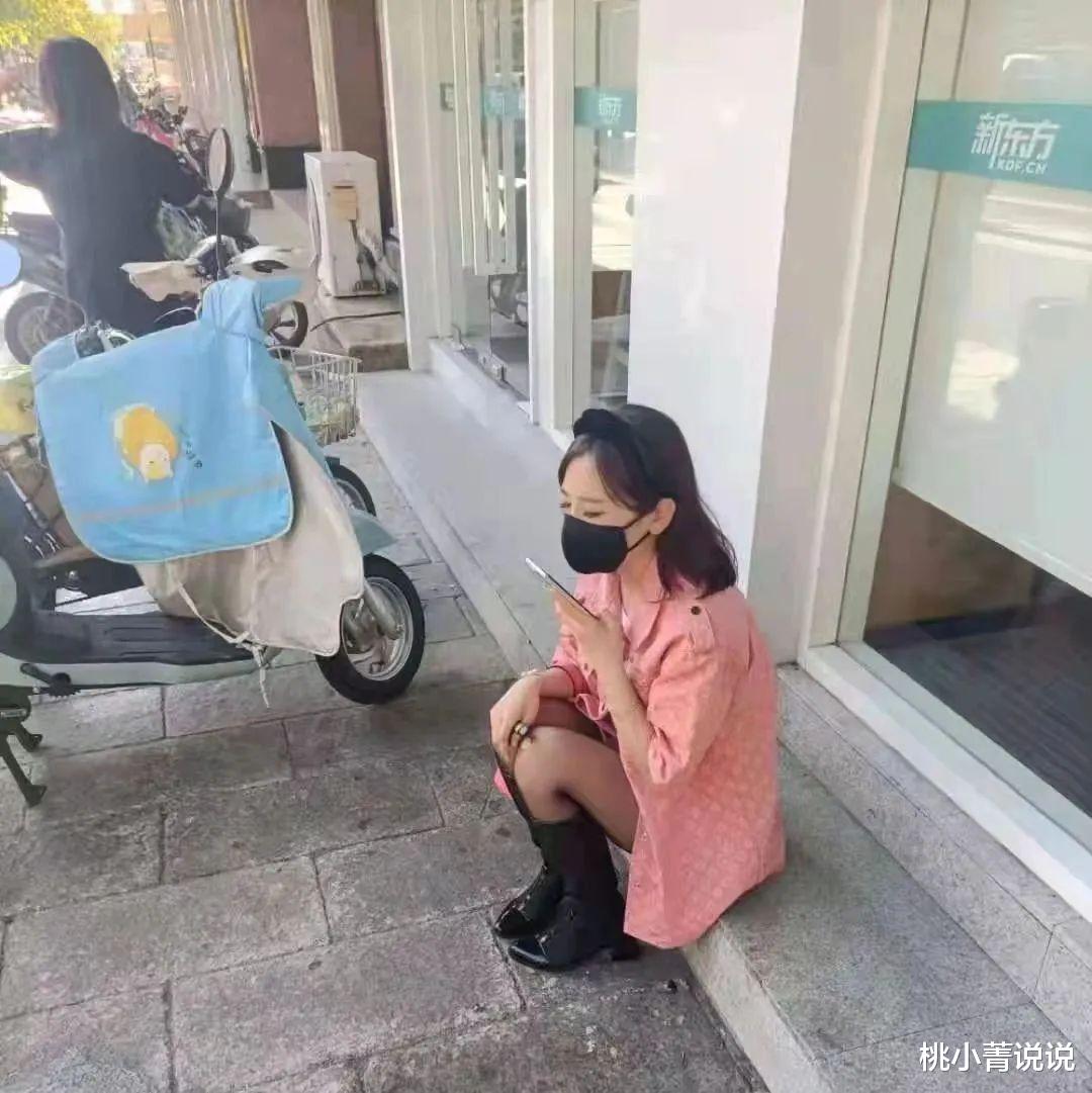 桃小菁说说|杭州一法拉利撞倒大妈，车主大喊别报警！监控牵出一个大瓜..