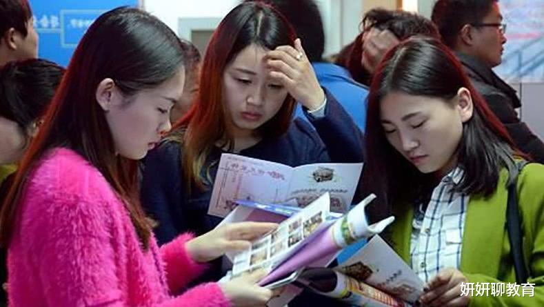 国企|国企为啥嫌弃“往届生”，面试官给出3点原因，让落选者无力反驳