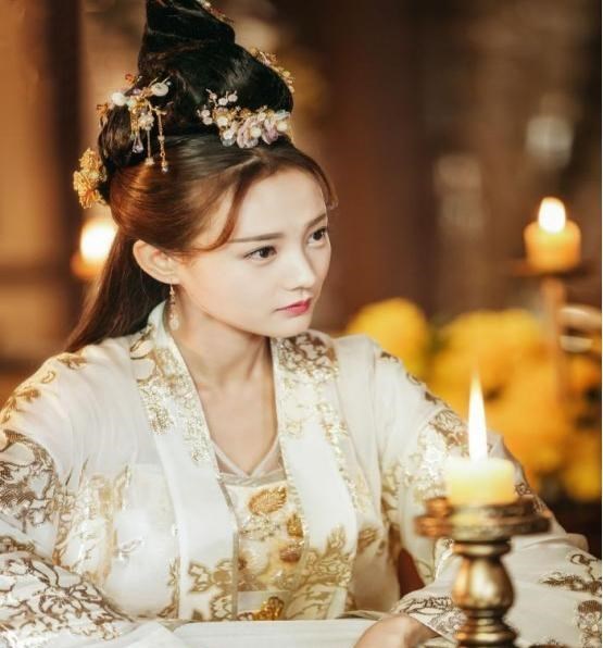 袁咏仪|任嘉伦《请君》出组讯，女主换成了李沁，男二曾上过3次央视春晚