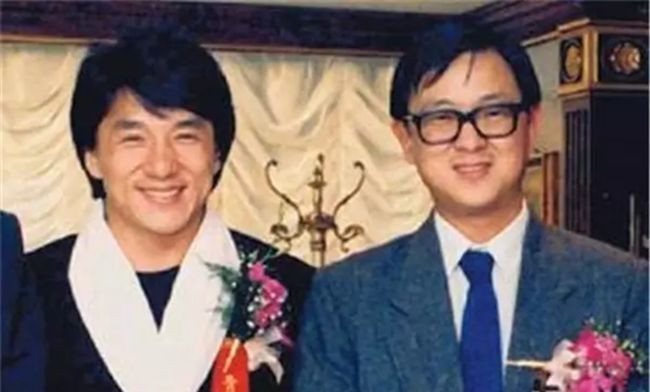 王羽|王羽：香港第一代武打明星，片酬比李小龙还高，如今过得怎样了？