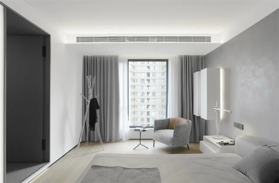 90后夫妻俩花百万，把家装成“家徒四壁”，130㎡空无一物太极简