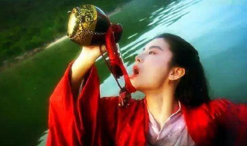 林青霞|颜值天花板的林青霞，连张国荣王祖贤都曾为她折服，魅力有多大？