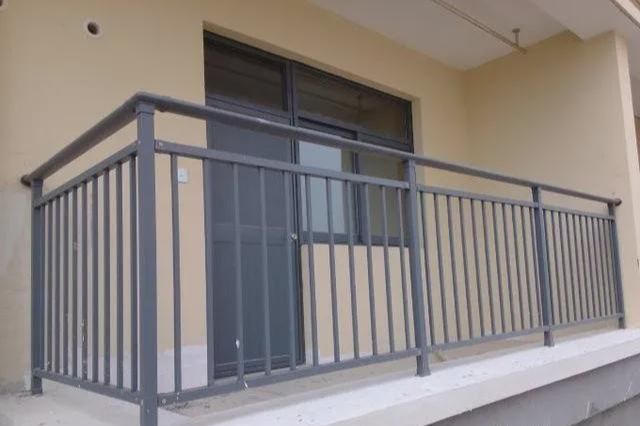 游泳池|听老师傅说,才知洗衣机放阳台有这些隐患,不容小觑!