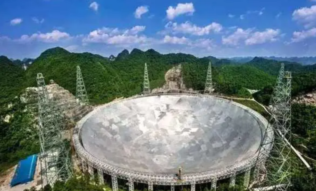 曾锁定30亿光年外信号,国外专家羡慕,“中国天眼”还有何功能?