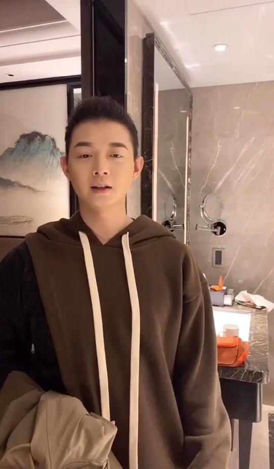 MARRY|霍尊事件大反转：作家陈岚晒微信聊天记录，戳穿陈露谎言