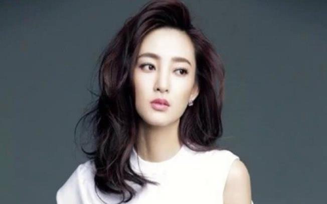 杨幂|她19岁出道，至今无绯闻，富豪想娶她却被她直接拒绝！