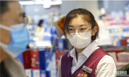 社保|每月2000元,月休4天的超市员工,为何有人抢着干?老员工吐露真相