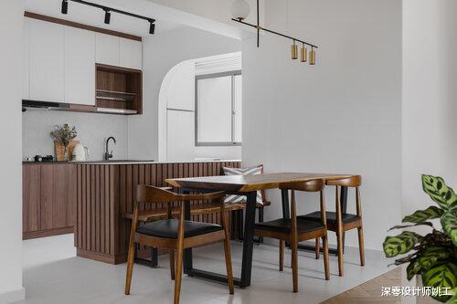 深而不阴暗的装修,看着真漂亮,116㎡两口之家,阳台还带个洗衣房