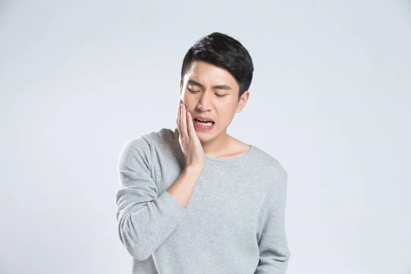 口腔达人 牙齿发炎，吃点消炎药就可以了吗？
