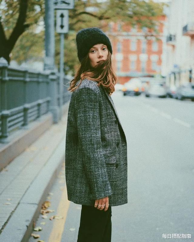 每日搭配指南 秋冬季节不知道穿什么？从内搭到外套，必备清单都帮你准备好了
