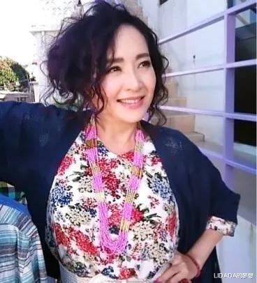 LIDADA的梦想 “可怜”的恬妞：5岁挣钱养自己，26岁嫁富商被骗，为了面子再婚万梓良又离了