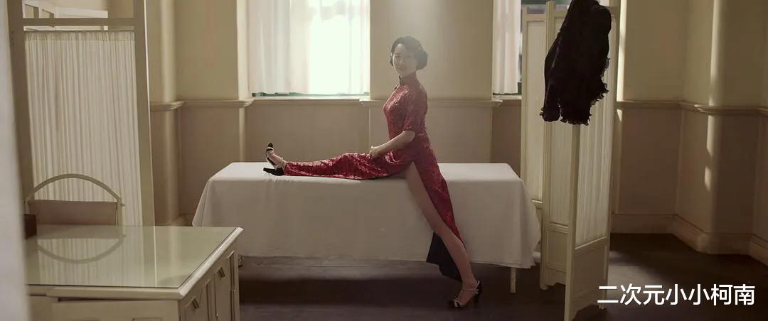 许晴|众女星同穿旗袍秀身材：景甜显丰腴，倪妮秀腰身，都难敌许晴一个弯腰！