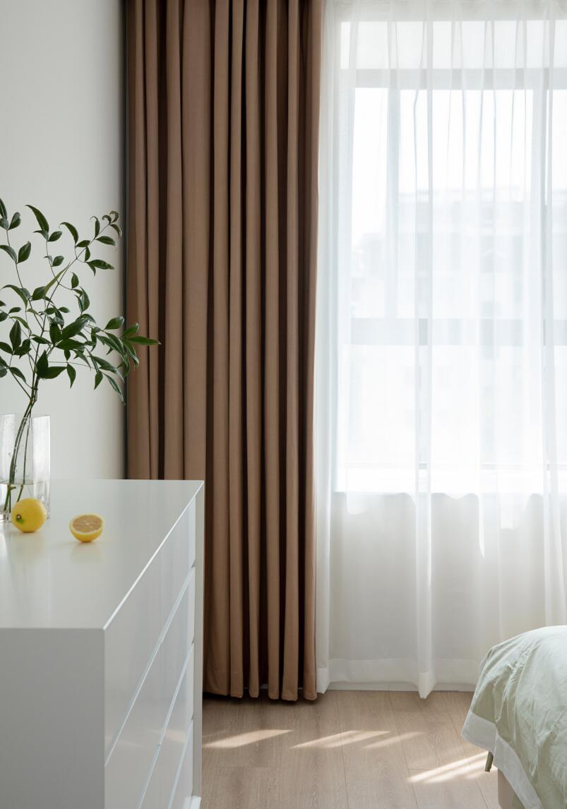 往往最实用的家,都不需要过多的改造,像她家,简单又耐看