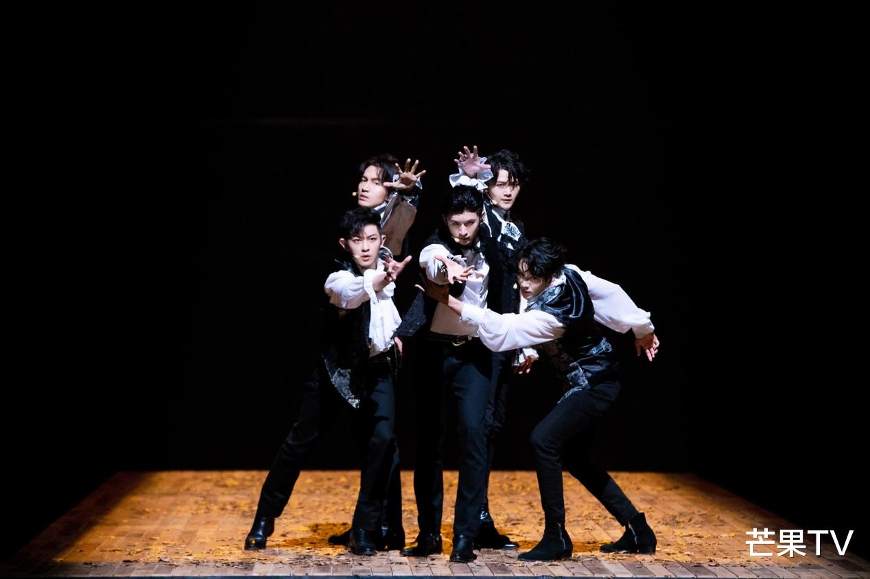 京剧|《披荆斩棘的哥哥》张智霖首次挑战“曼波舞”,张淇秀京剧唱腔掀翻全场
