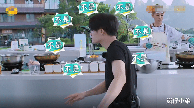 李嘉欣|赵丽颖回归《中餐厅》，当面调侃黄晓明，从客人秒变员工不当外人！