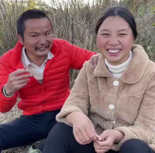 朱之文|张同学走红的同时，不少网红年入百万住别墅却在农村装穷人…