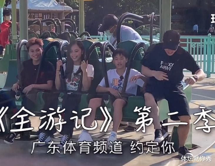 全红婵|全红婵会抢镜!主持人过生日,她一旁也跟着许愿,这次让吃蛋糕吗