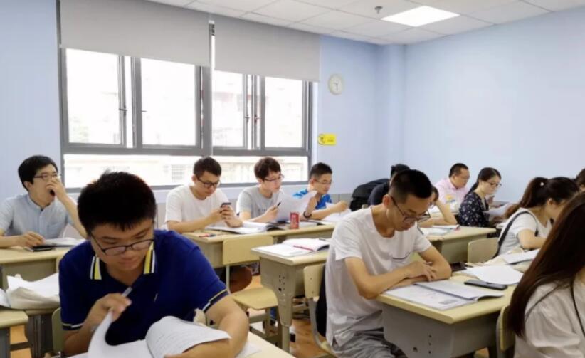 勇往直前的潇潇|教育部的“双减”，是不是会“毁了”孩子，家长不要“鼠目寸光”