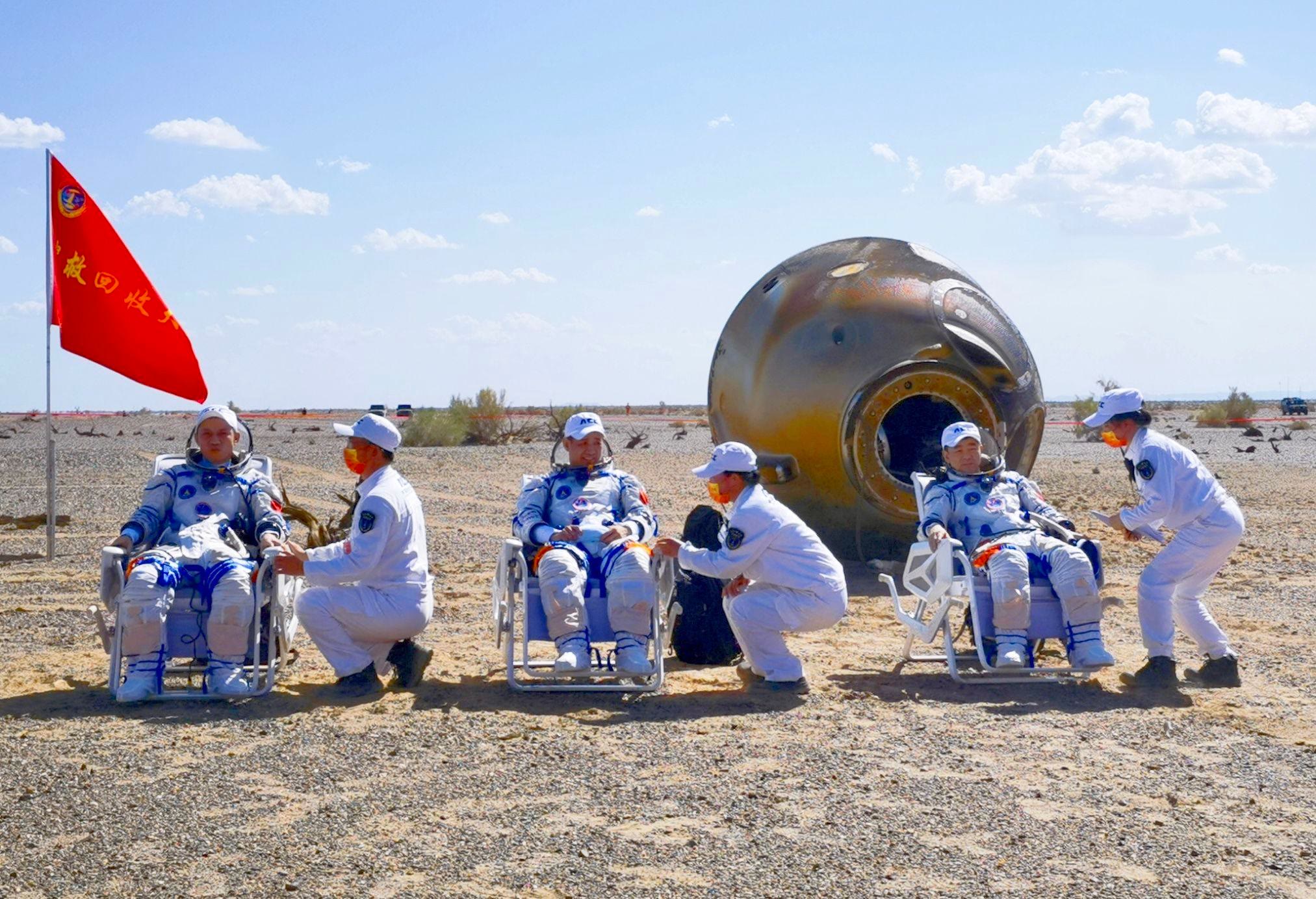 中国航天 神舟十三号进入发射倒计时，中国航天喜讯不断，俄罗斯却传坏消息