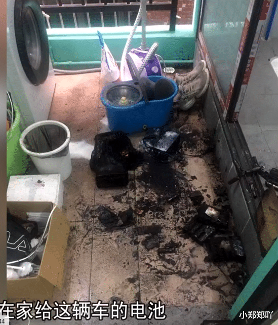 小郑郑吖 广州一男子网购有证有单据电单车，才用一个月电池就发生了爆炸！