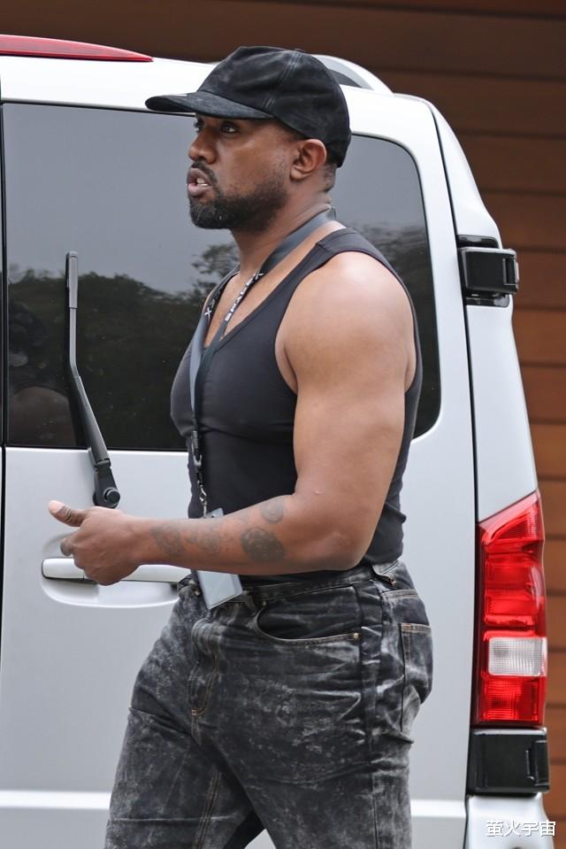 岳云鹏|妻子金·卡戴珊与28岁帅哥公开恋情,Ye街头展示完美肌肉