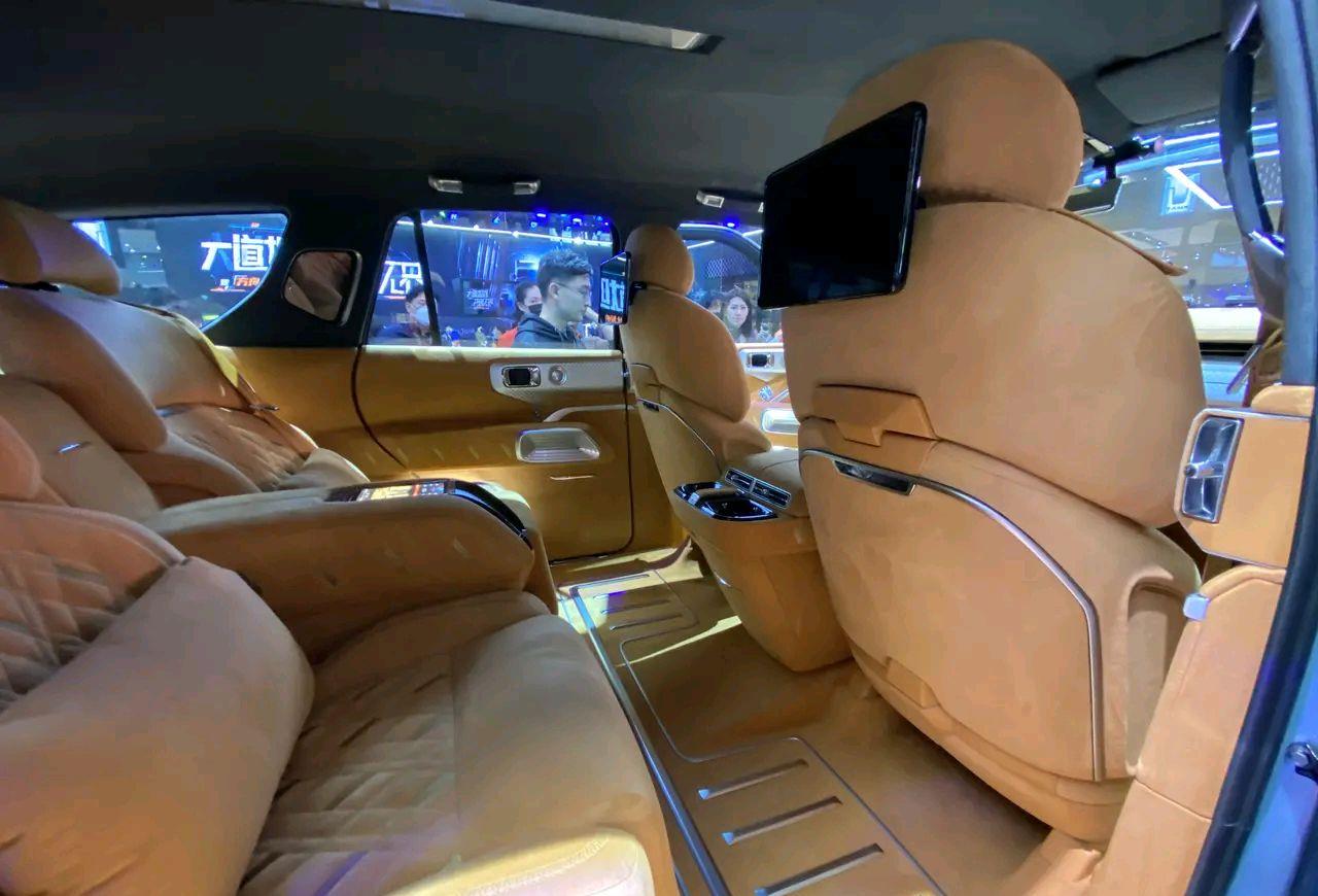 装记 坦克700又要火了,预售4天订单破3万,仅30万就有百万档次