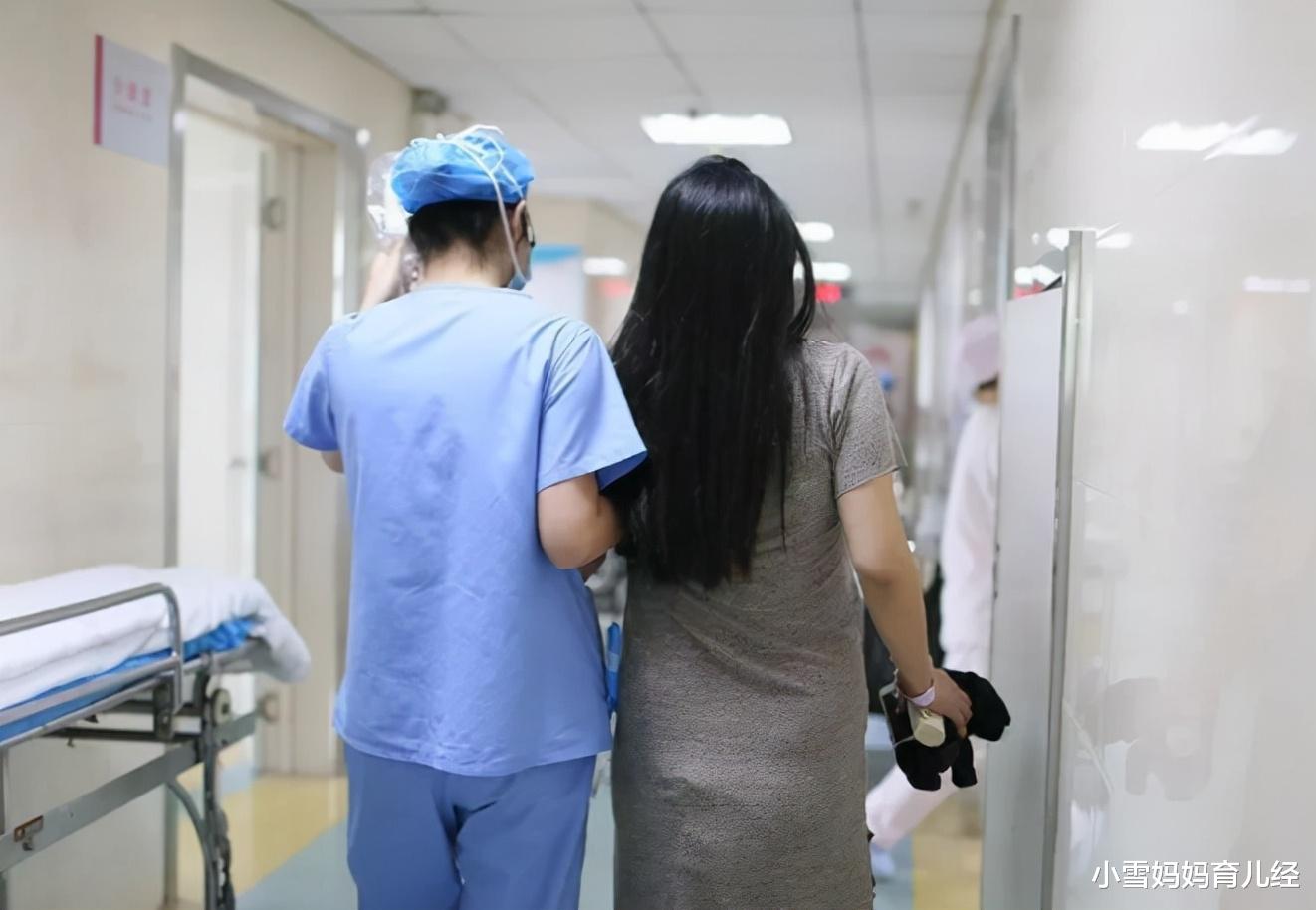 孕妇破水自驾去医院,丈夫不会开车坐副驾拍摄,网友:早点离吧!