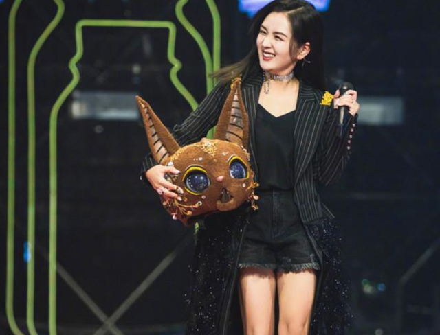 欧阳娜娜|何洁狂甩35斤，120瘦到85斤，身材凹凸有致，减肥方法曝光并不难