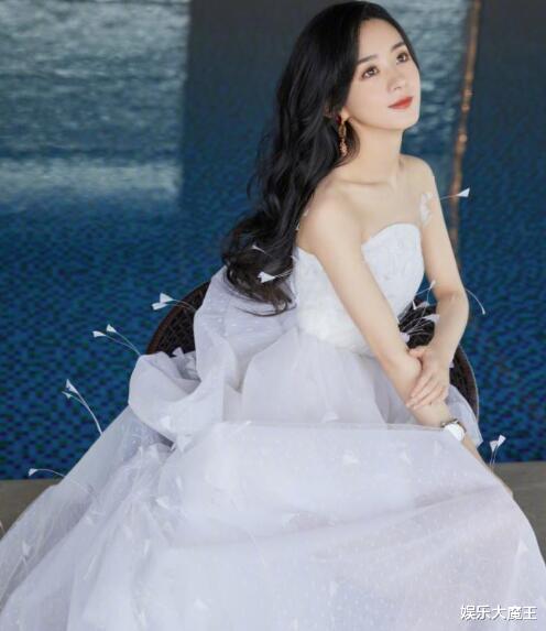 赵丽颖|赵丽颖冯绍峰离婚好干脆，曝二人已分割财产，颖宝清空恩爱动态不拖泥带水