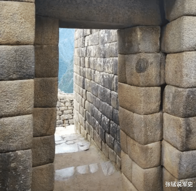  秘鲁土著称“星际之门”存在？位于马卡山，它可通往其他星球