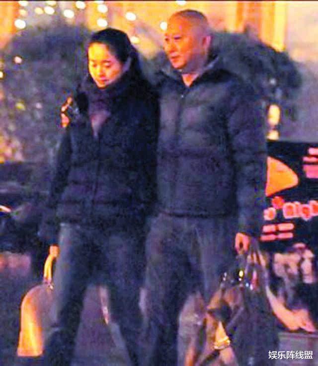 左小青|左小青的红尘情史，因美貌与9个男人传绯闻，嫁百亿富商终成空