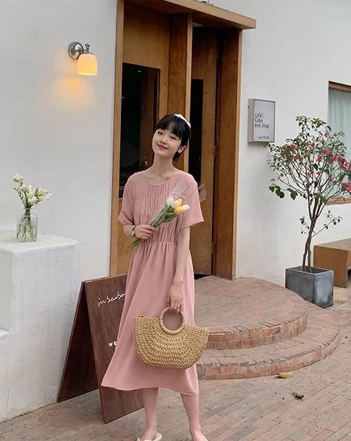 南風輕輕說 春天櫻花季一般的“粉色系穿搭”，時尚顯白又高級，誰穿誰溫柔