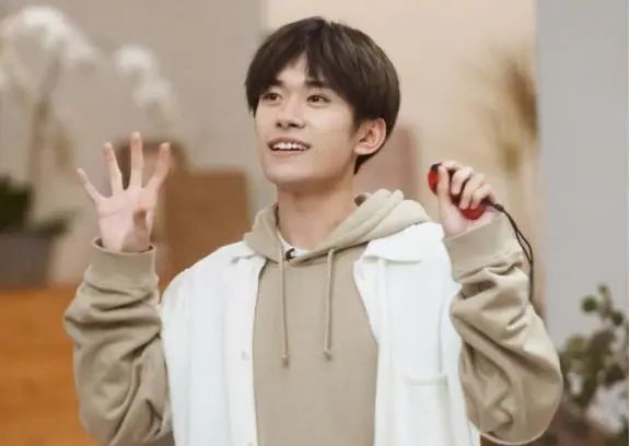 童星|当年小萝莉“点读机女孩”，如今20岁了，亭亭玉立美得不敢认