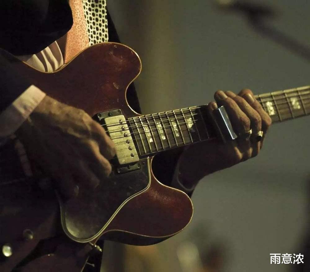 笨小孩|20年后新版《笨小孩》编曲大变,却暗含两代巨星一致成长路线