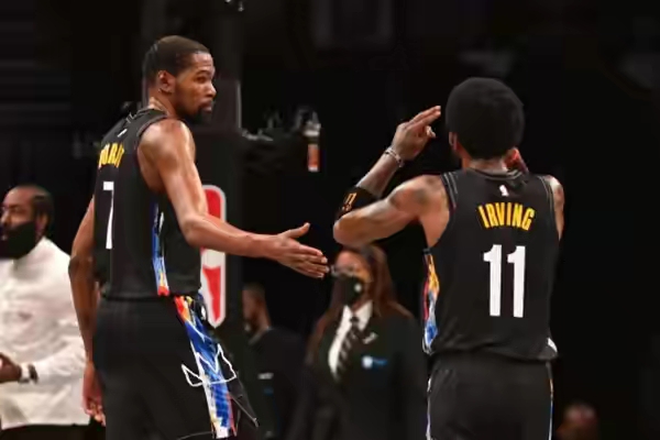 凯文·杜兰特|明明伦纳德更强，杜兰特当初为何拒绝小卡，选择与欧文合作呢？