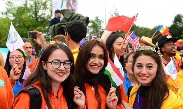 清华大学|外籍学生考清华达到小学语文水平即可，努力不敌国籍？官方回应了