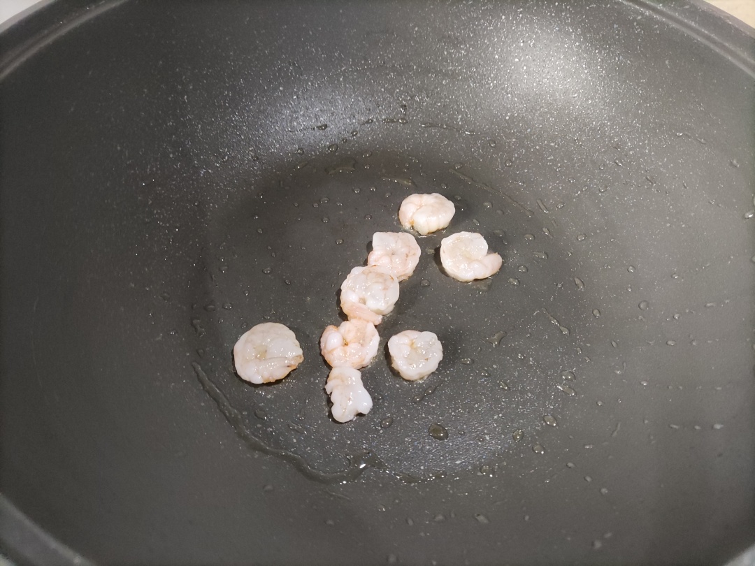 点妈辅食|1岁宝宝辅食虾仁蛋炒饭，简单快手营养丰富不挑食！